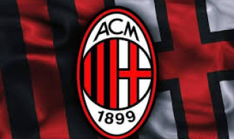 Staraj się podawać piłkę młodym zawodnikom